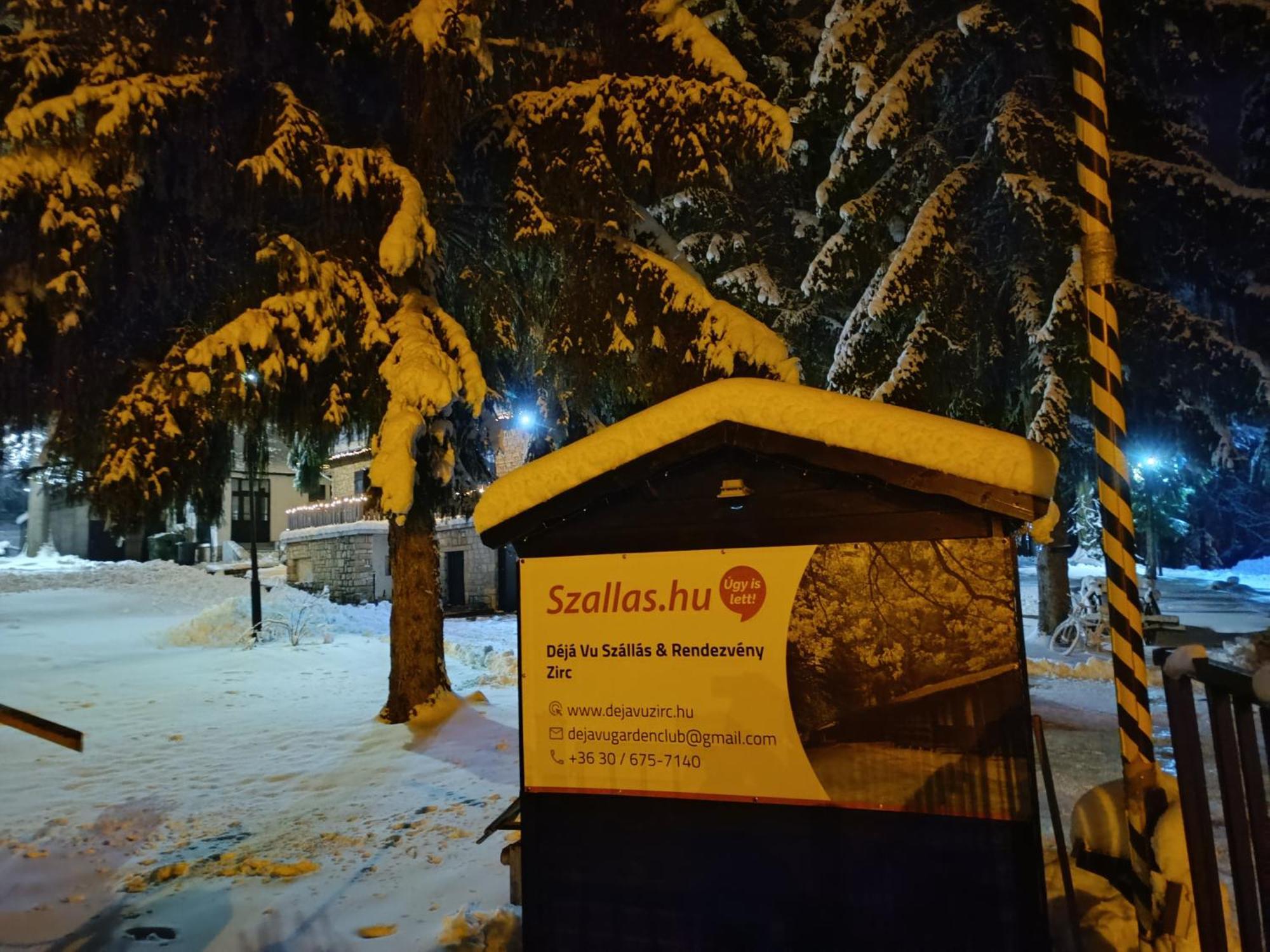 Deja Vu Szallas & Rendezveny Зирц Екстериор снимка